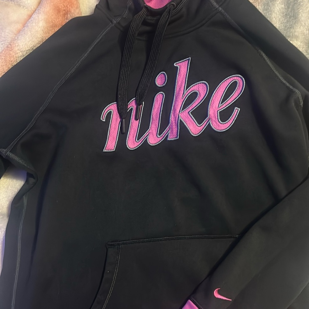 Nike Therma-Fit Pullover Fleece Lined Embroidered Logo Hoodie Black/Purple Sz L