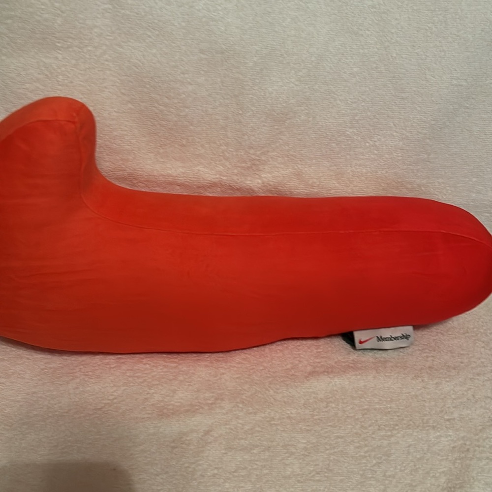 Nike Pillow Not Available In The United States . Only Available Overseas. - Picture 3 of 6