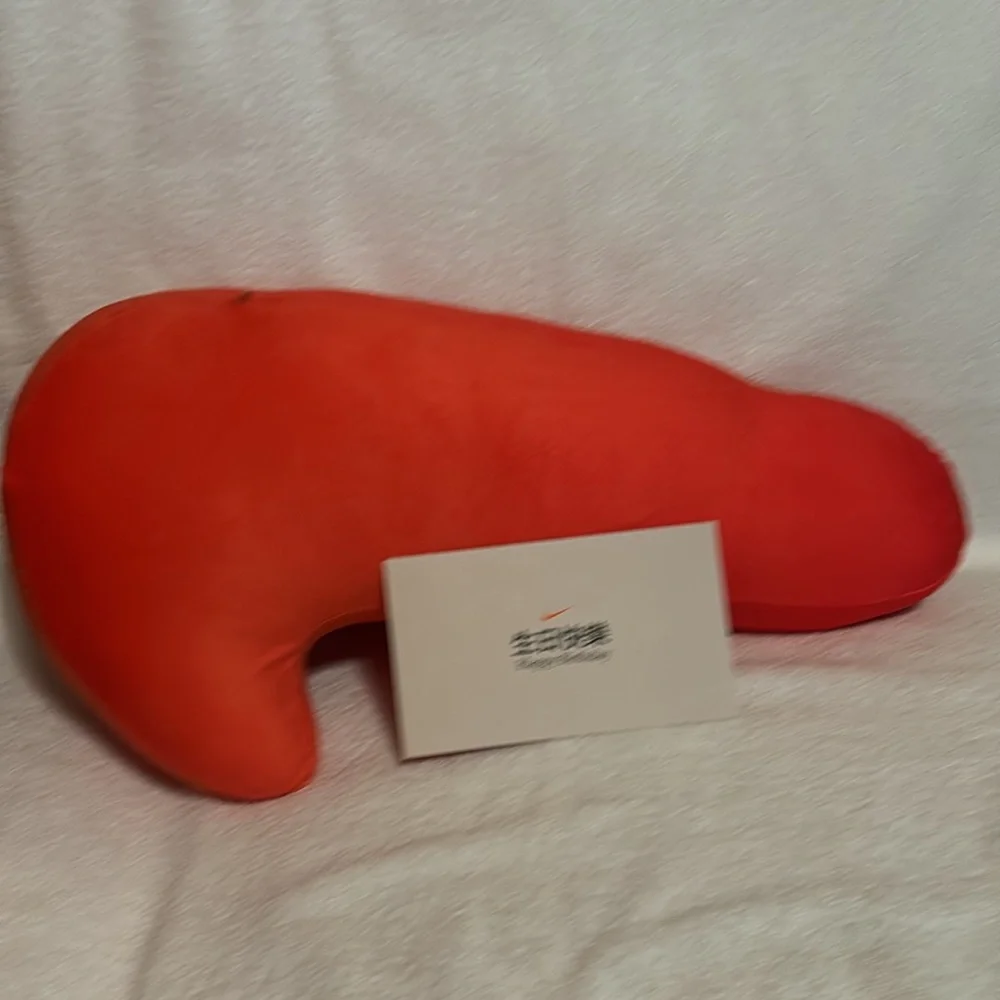 Nike Pillow Not Available In The United States . Only Available Overseas. - Picture 5 of 6