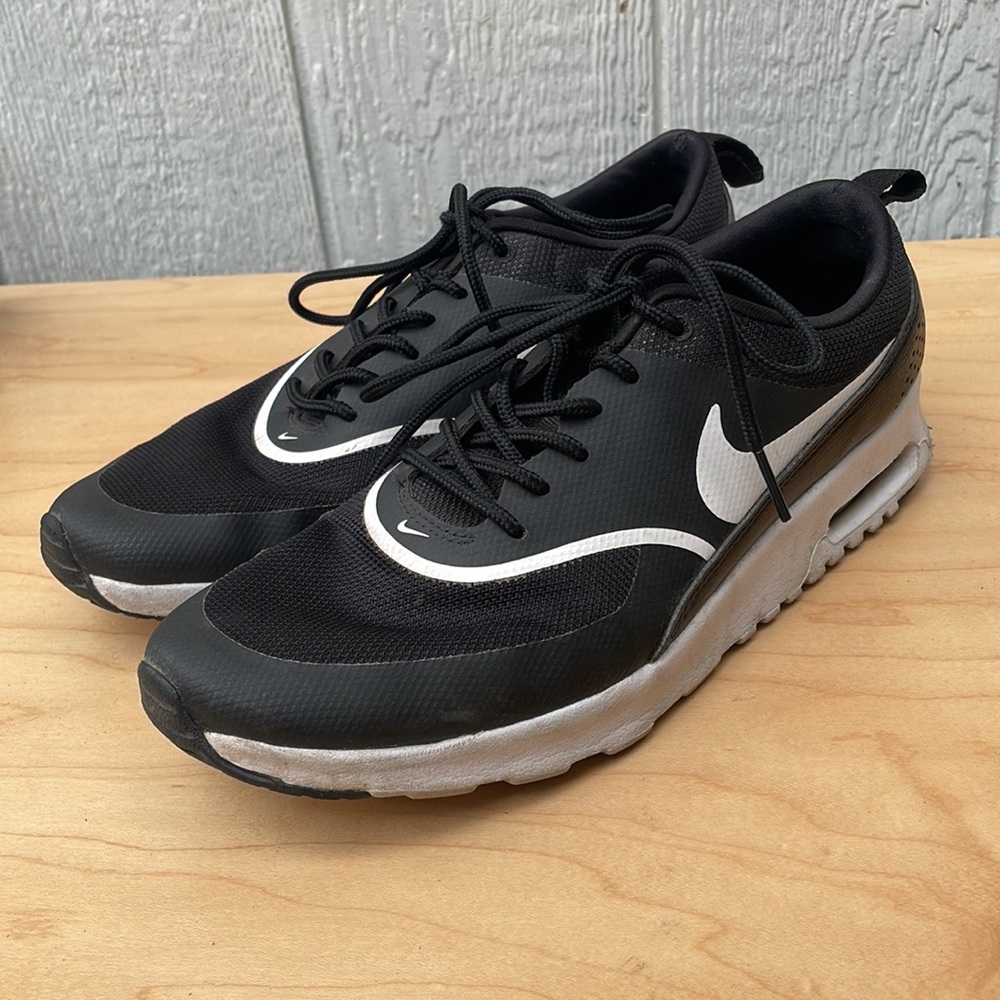 NIKE AIR Max Thea Womens size 9.5 Sneakers - Picture 2 of 10