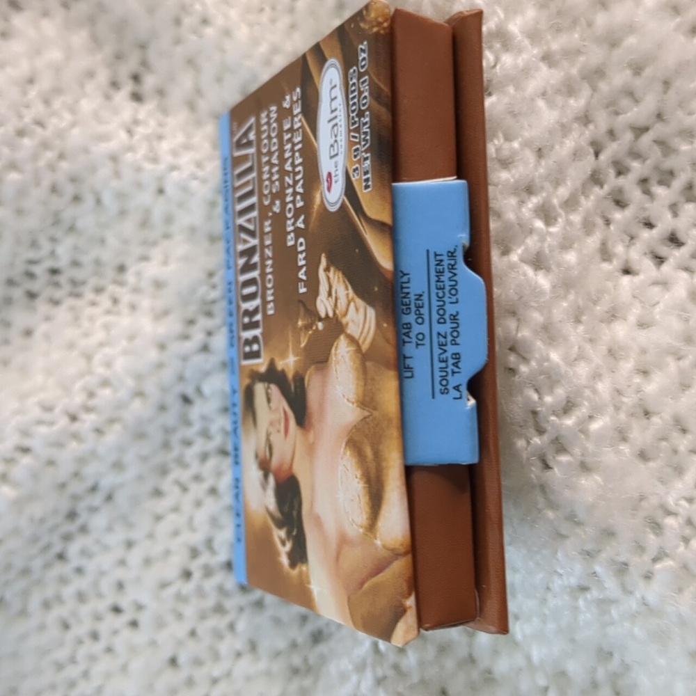theBalm Bronzilla: Bronzer, Contour, & Shadow,  3g/0.11oz - Picture 4 of 8