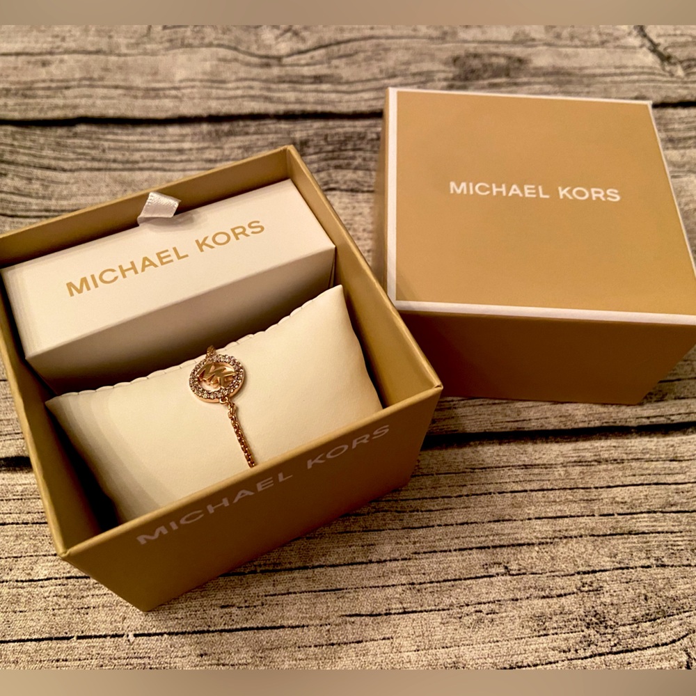 NWT! Michael Kors slider bracelet in rose gold. Pave MK logo with rhinestones - Picture 2 of 12