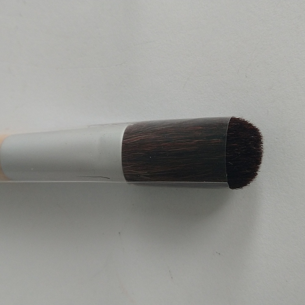 Four (4) Prescriptives Makeup Foundation Brushes - Picture 4 of 4