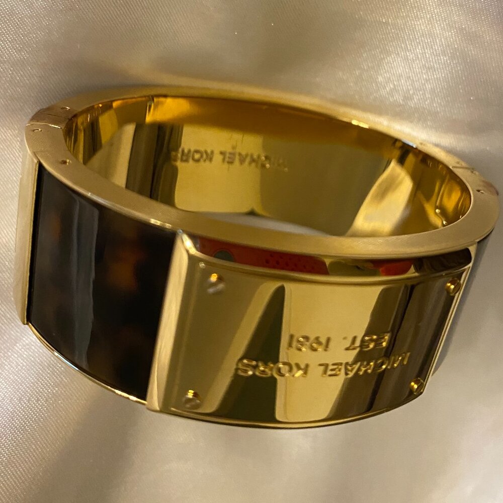 Michael Kors Tortoise Shell Print On Hinged  Metal Bangle Bracelet.