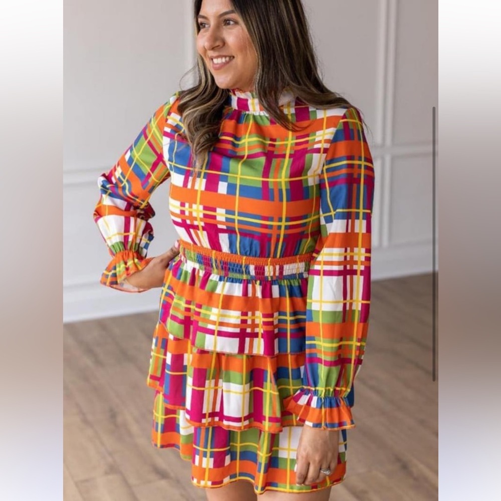 Boutique Grace & Emma Multi Color Tiered mini Dress with Sleeves Size 2x