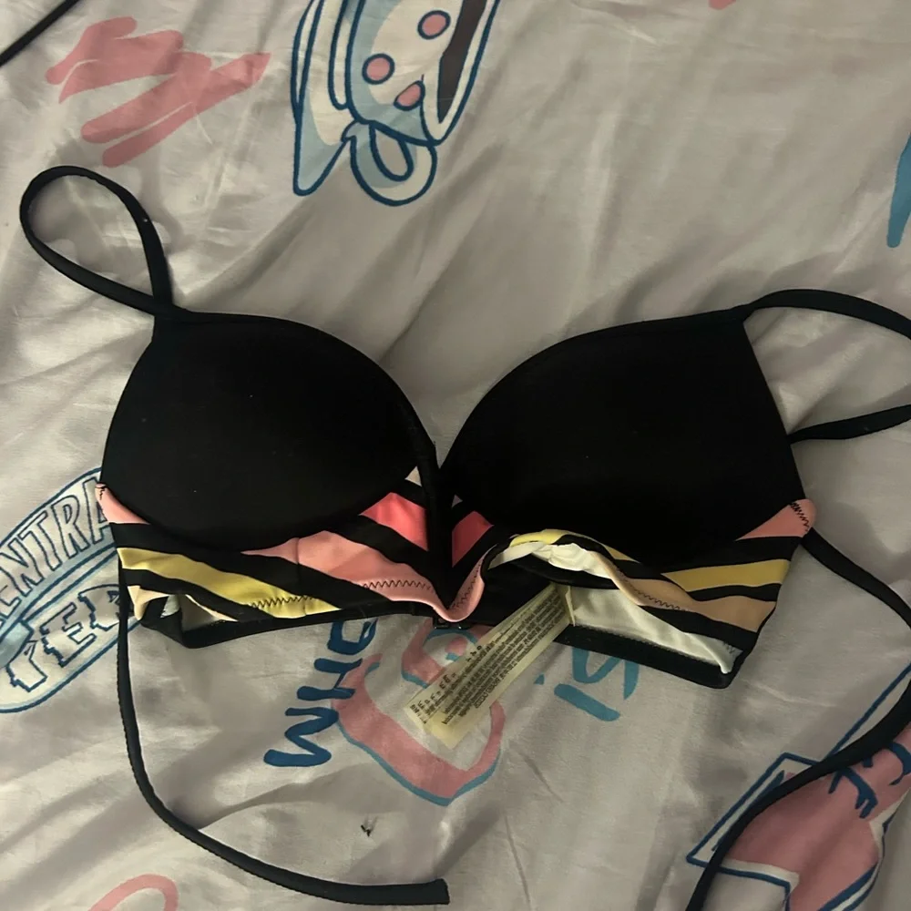 VS pink bathing suit top - Picture 1 of 2