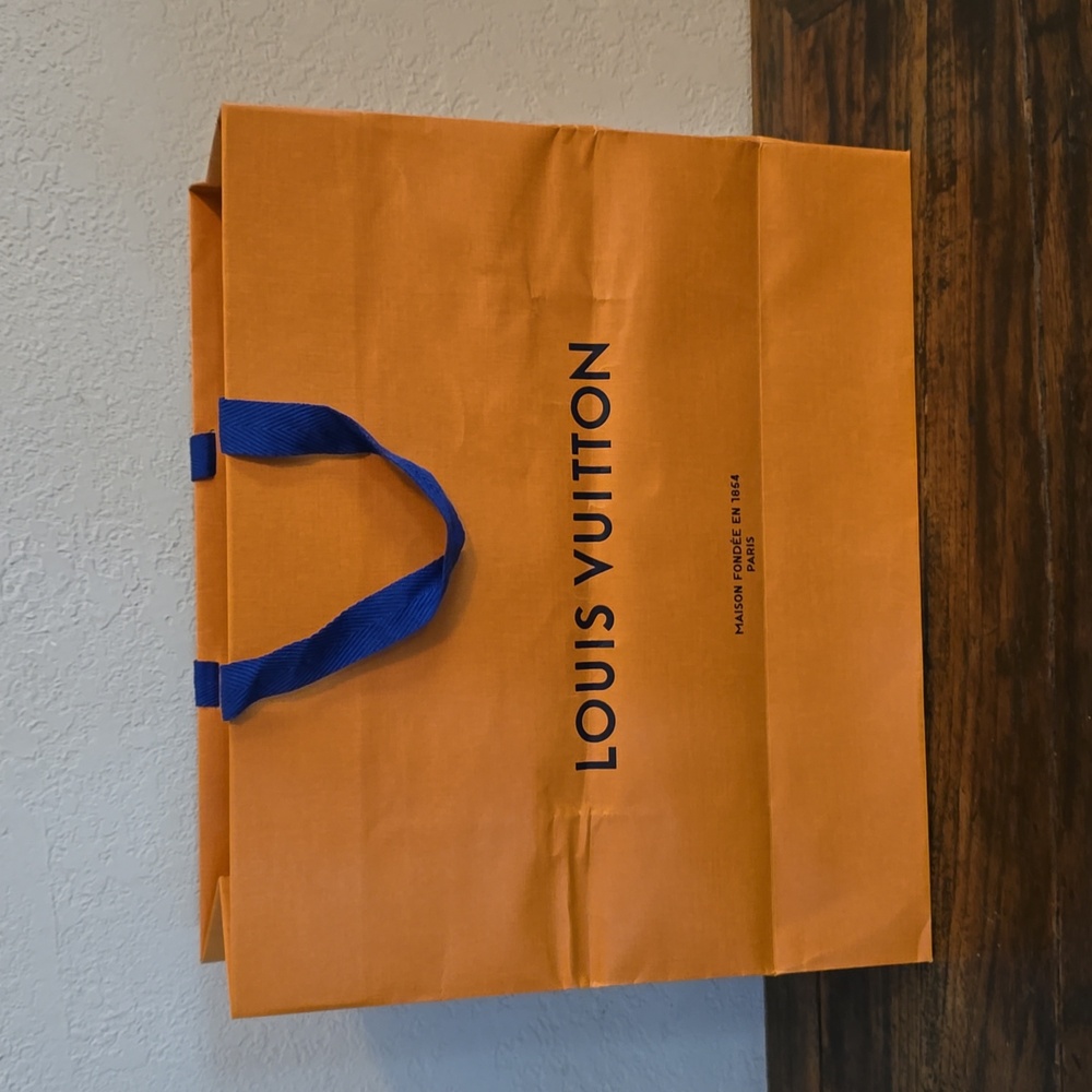 LOUIS VUITTON BAG