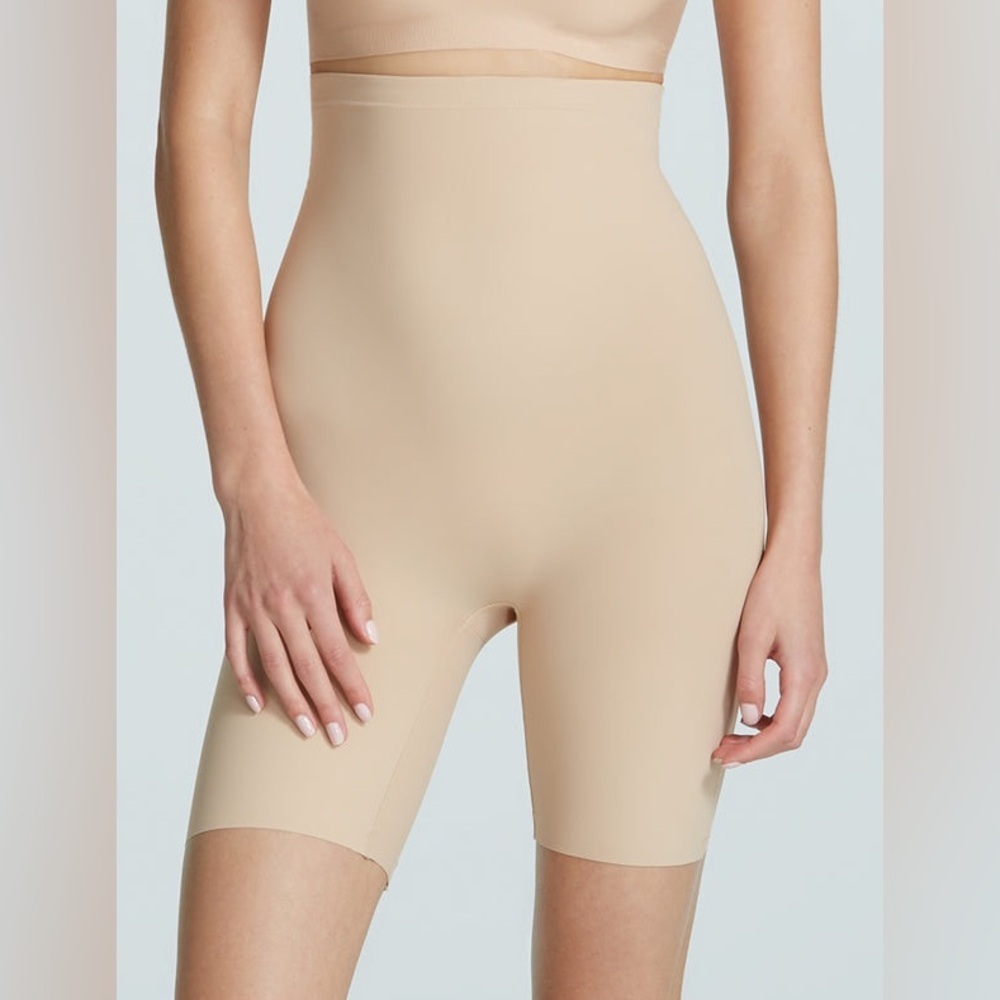 Commando Classic Control High Waisted Short Beige M