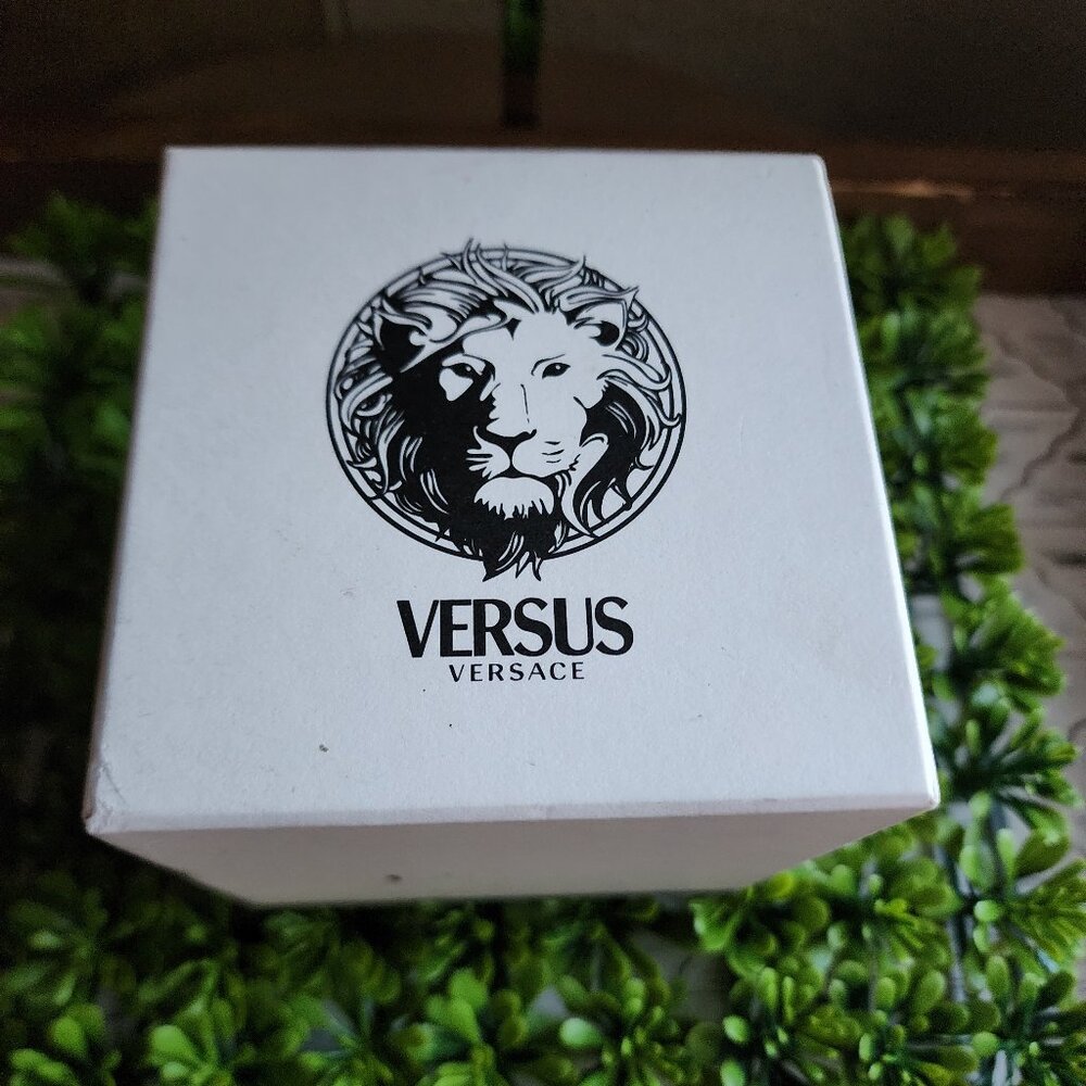 NWT Versace Versus Dial Charm Bracelet Watch Full Inclusion