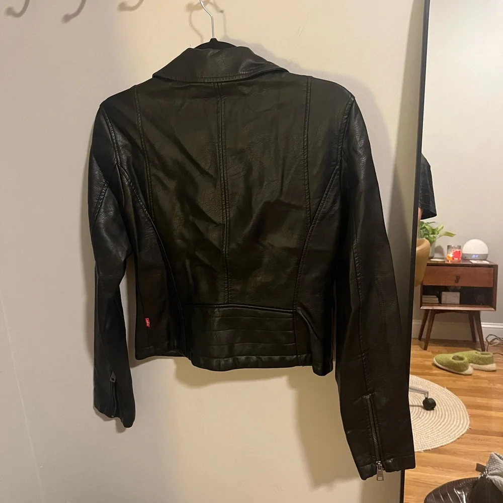 Levi’s Leather Jacket - Picture 4 of 4