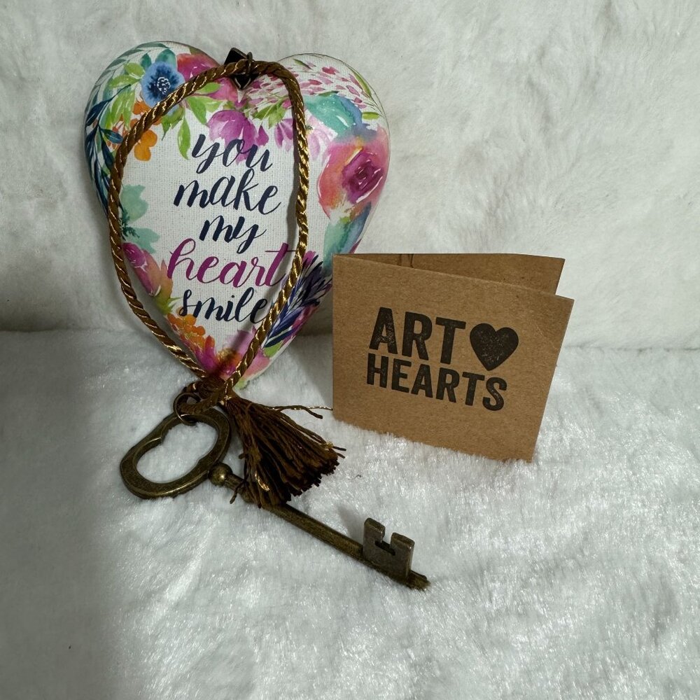 Caroline Simas Art Hearts Floral Heart Sculpture With Key Demdaco heart smile