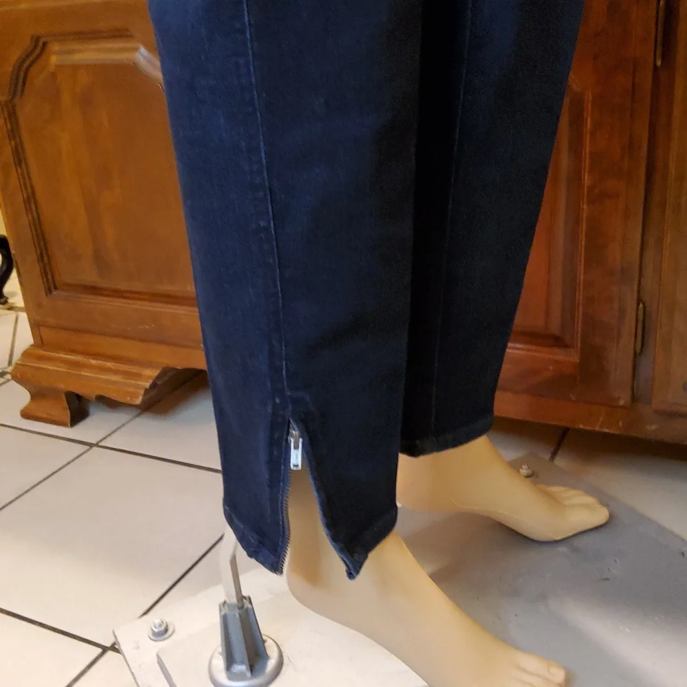 Chico's Perfect Stretch Girlfriend Slim Leg Ankle Jeans - Picture 5 of 13