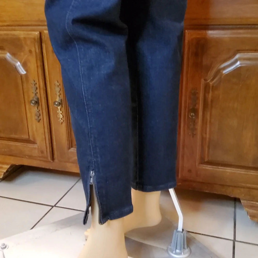 Chico's Perfect Stretch Girlfriend Slim Leg Ankle Jeans - Picture 9 of 13