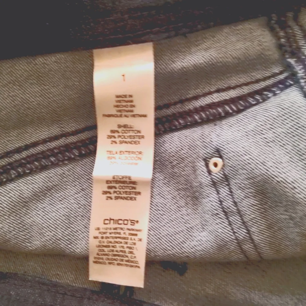 Chico's Perfect Stretch Girlfriend Slim Leg Ankle Jeans - Picture 11 of 13