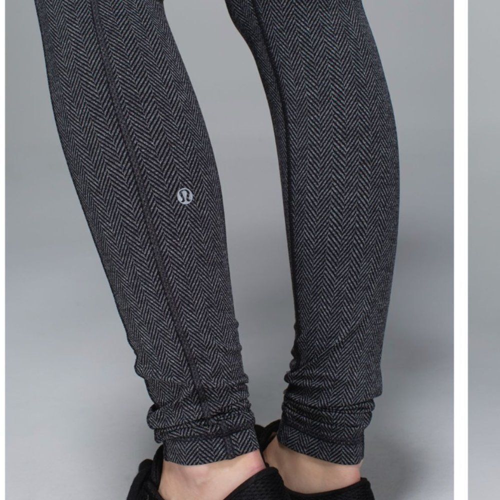 Lululemon Herringbone Pleathered Legging - Picture 2 of 6