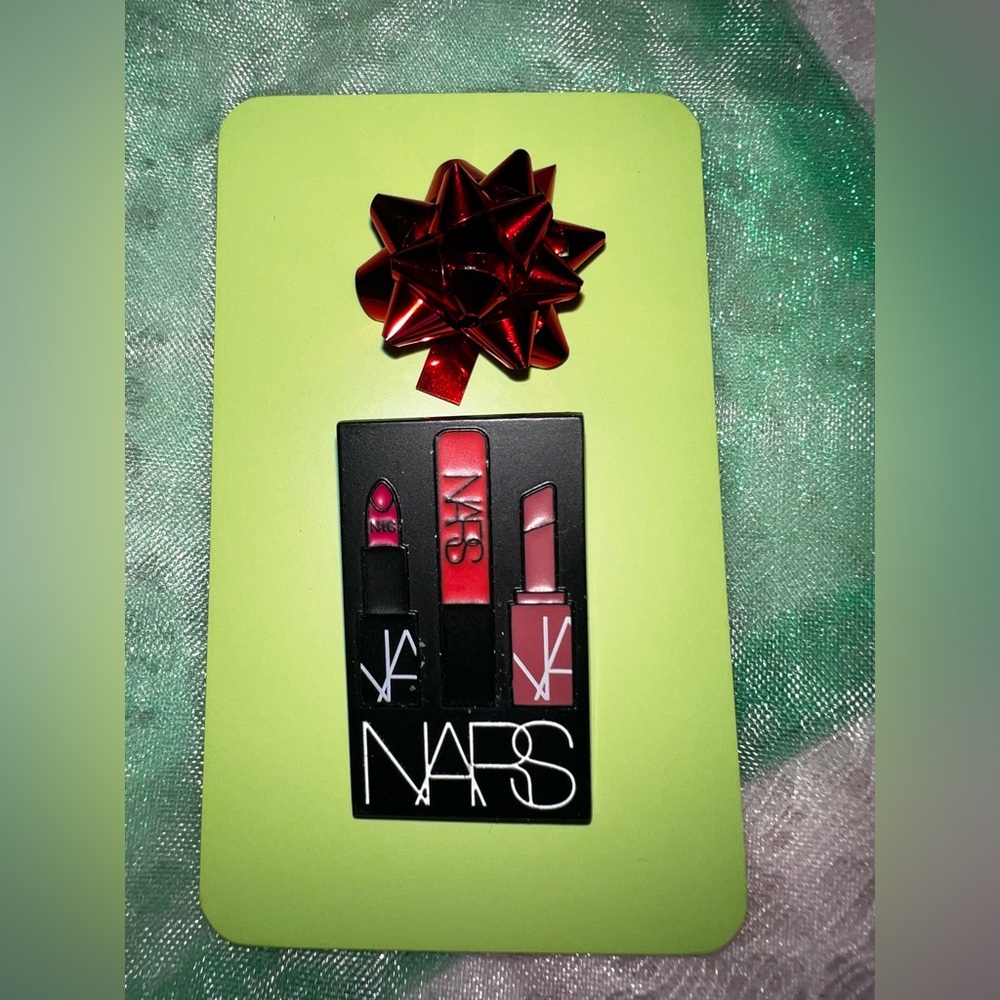 NARS pin brooch