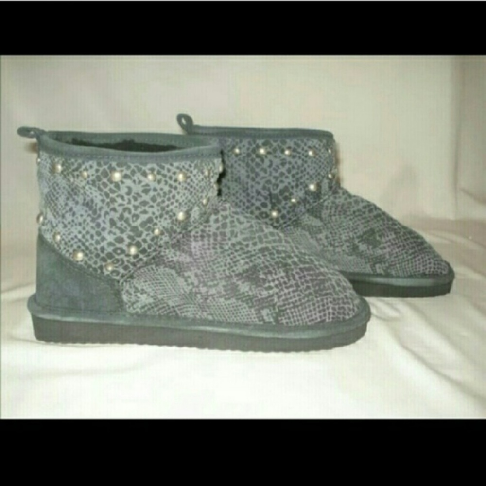 Victoria secret‎ PINK Mukluk Boots - Picture 3 of 5