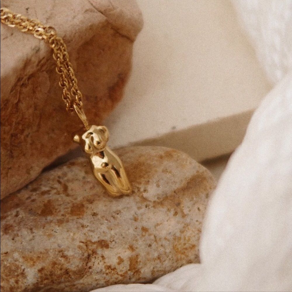 NEW 18k Gold Female Silhouette Necklace - Picture 9 of 10