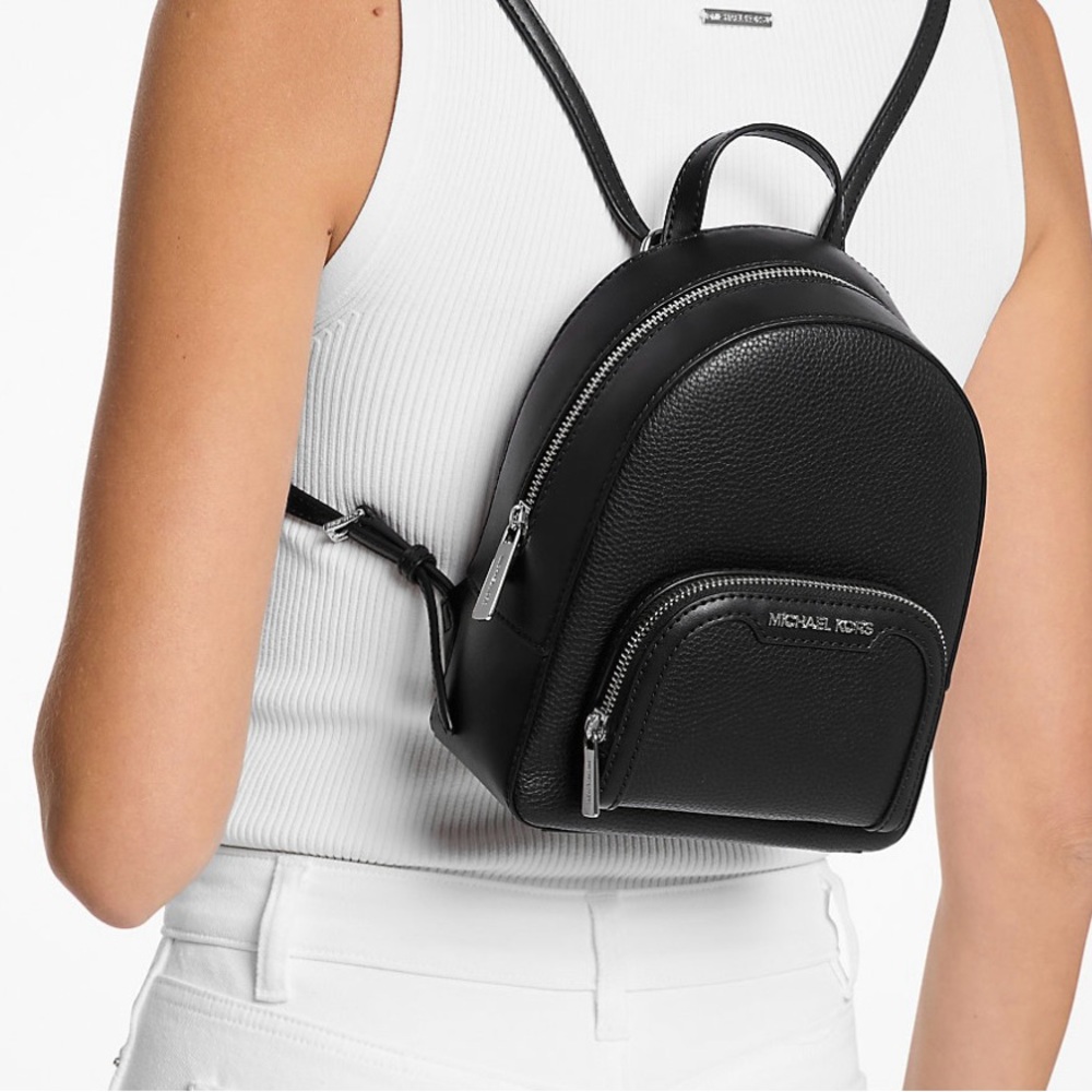 Michael Kors mini backpack
Jaycee Extra-Small Pebbled Leather - Picture 2 of 7