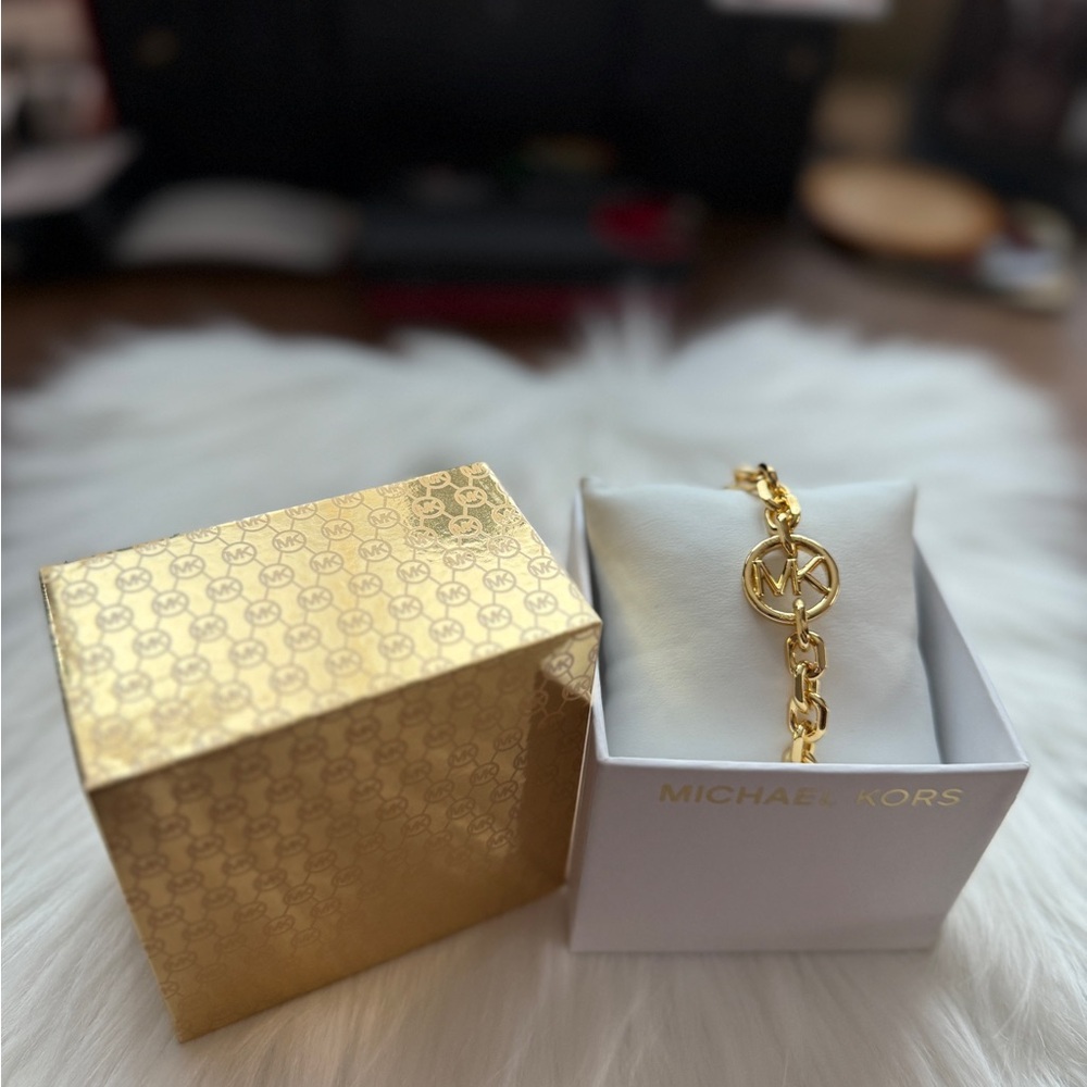 NEW‼️ Michael Kors MK Logo Gold Chain Bracelet NWT