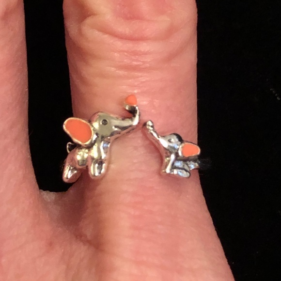 Jewelry - Silver Mom and Baby Elephant Ring with Peachy Pink Coral Accents
