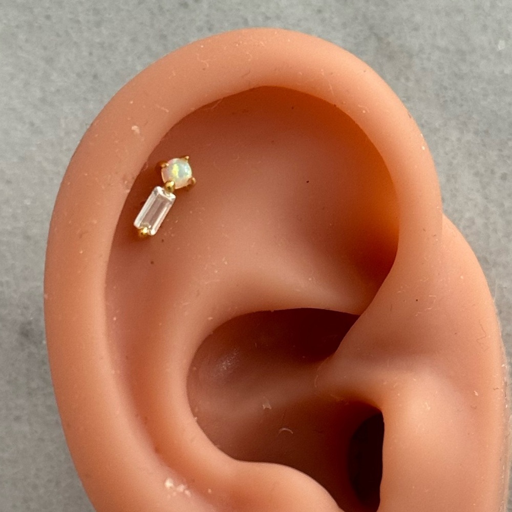 Gold Opal Princess Crystal Cartilage Earring 

Brand New