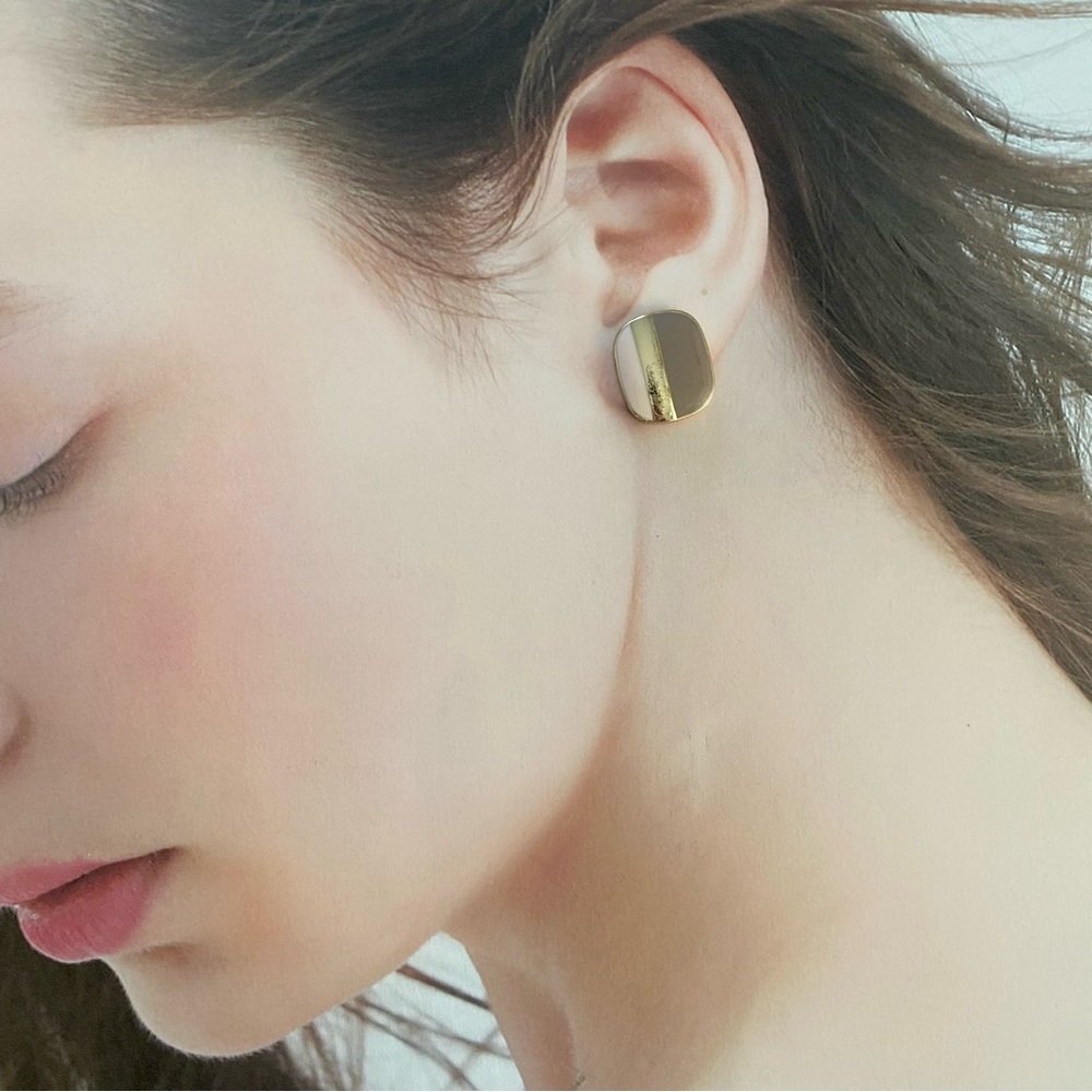 4/$15 Gold Pink Mauve Enamel Stud Earrings - Picture 2 of 4