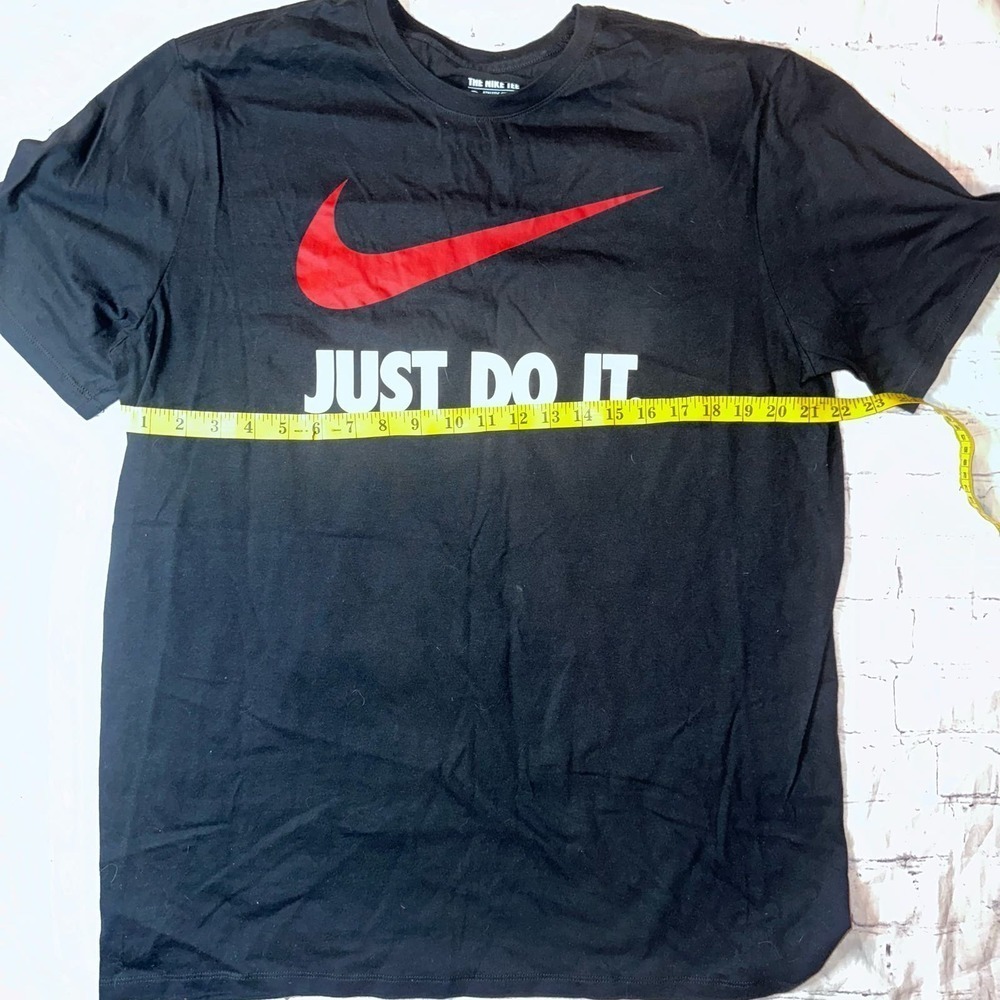 NWOT Unisex Adult XLarge Nike Swish Graphic SS TShirt - Picture 5 of 5