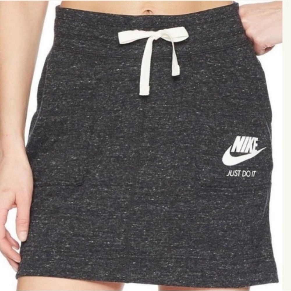 Nike sportswear vintage skirt size XS