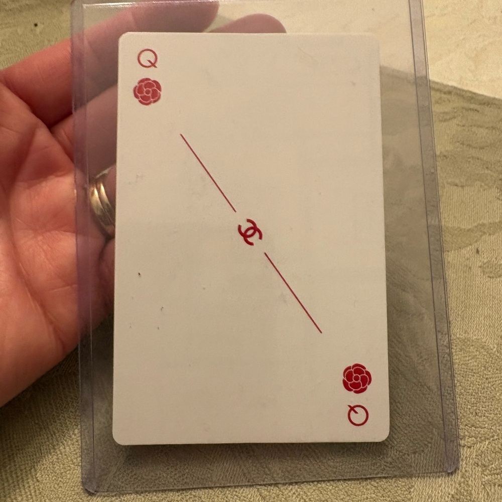CHANEL Queen Red Camellia Flower Playing Card - Picture 3 of 3