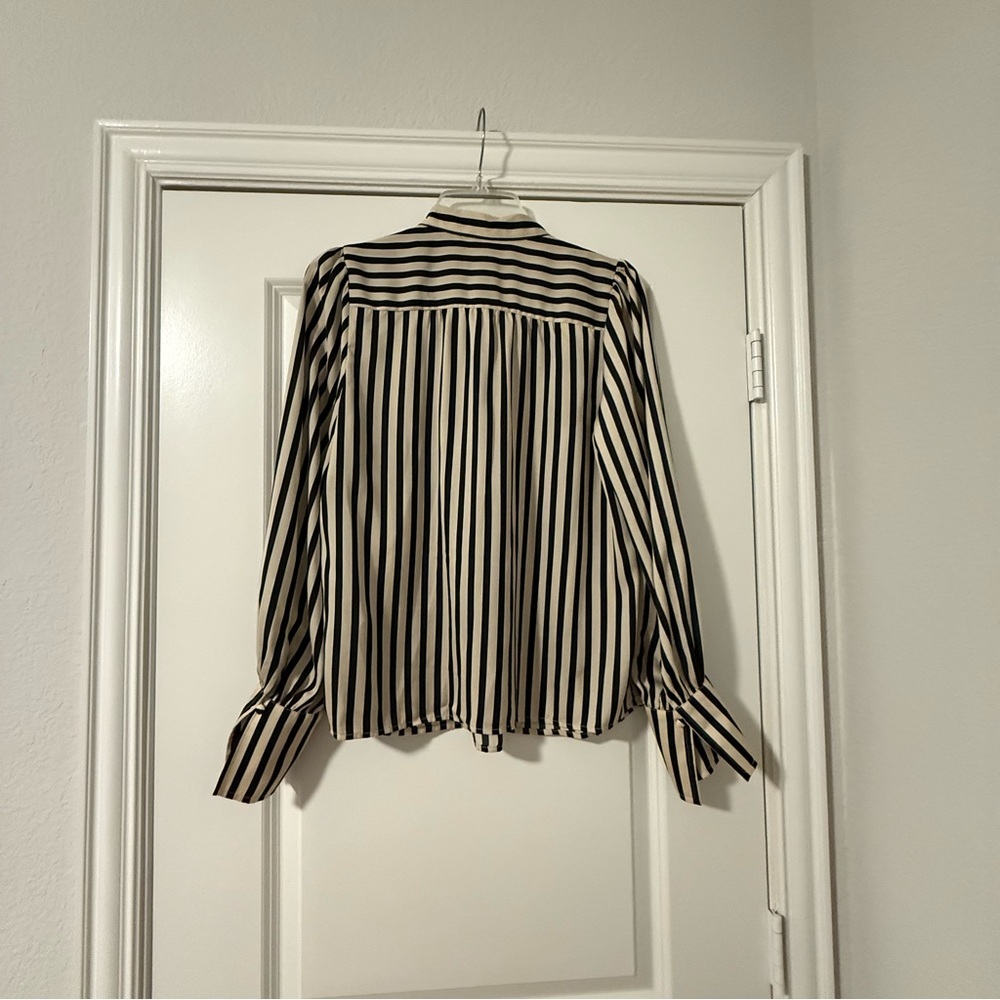 BANANA REPUBLIC STRIPED BLOUSE SIZE SMALL - Picture 4 of 4