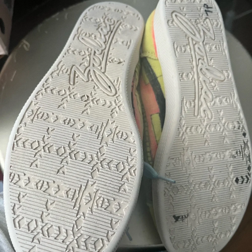 Zodiac light green pattern canvas lace up sneakers size 7 - Picture 5 of 7