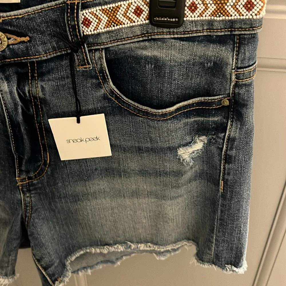 Sneak peek brand Denim Shorts mid rise - Picture 7 of 12