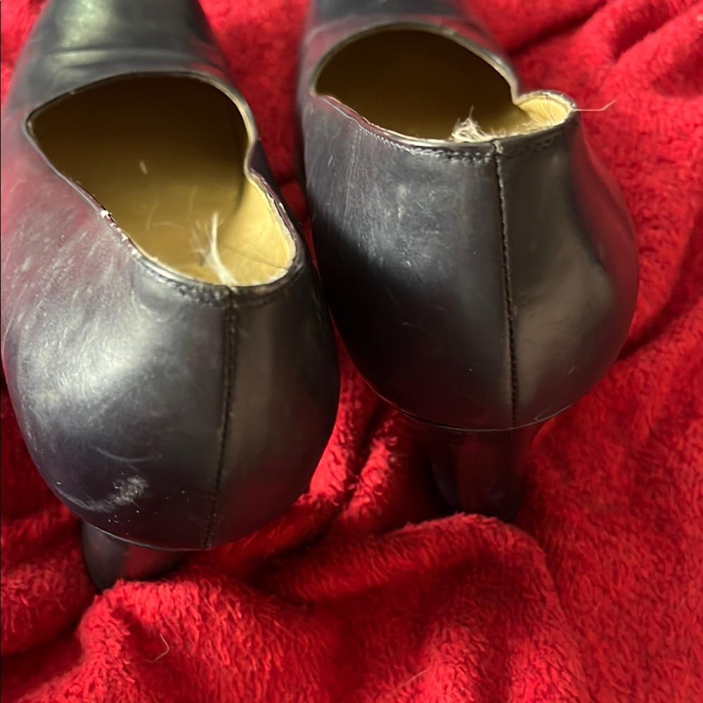 8 1/2 Yves Saint Laurent Women's Black Pumps - Picture 7 of 10
