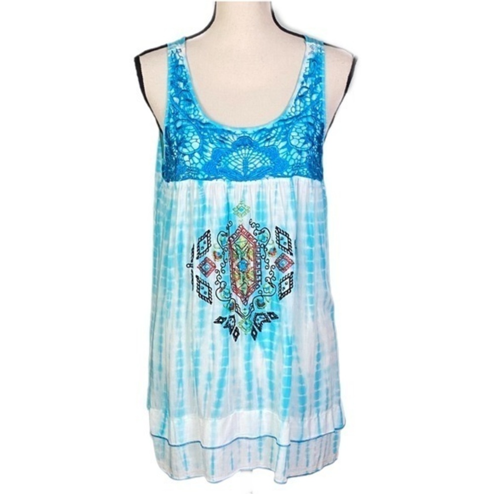 ONE WORLD turquoise and white tank top w/lace & embroidery in size Medium. EUC