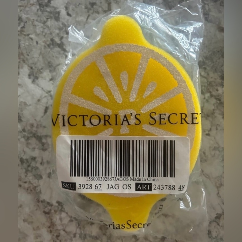 VS PINK Bubble Bath Sponge - Lemon Lime NWT