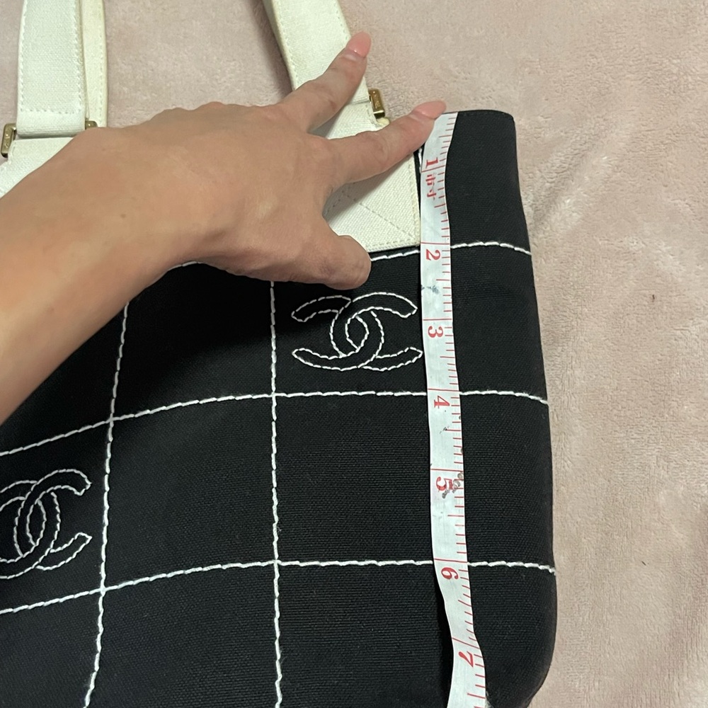 Chanel Black and White Quilted Tote Bag - Picture 11 of 12