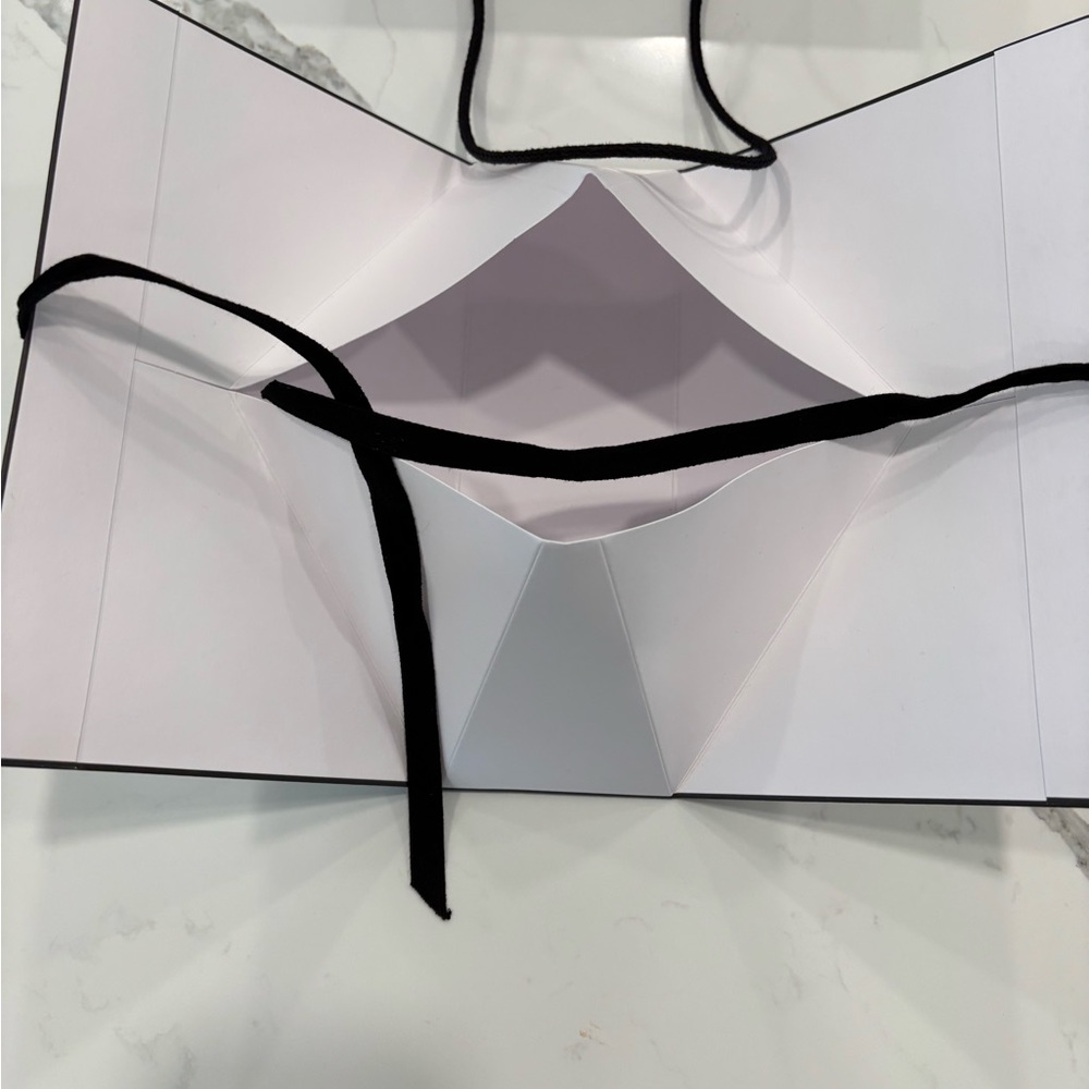 Chanel White Gift Bags Set - Picture 6 of 6