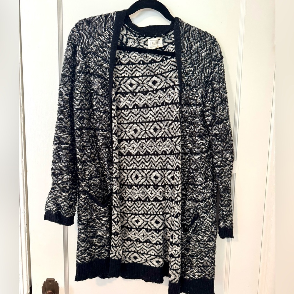Black and white LA Hearts cardigan