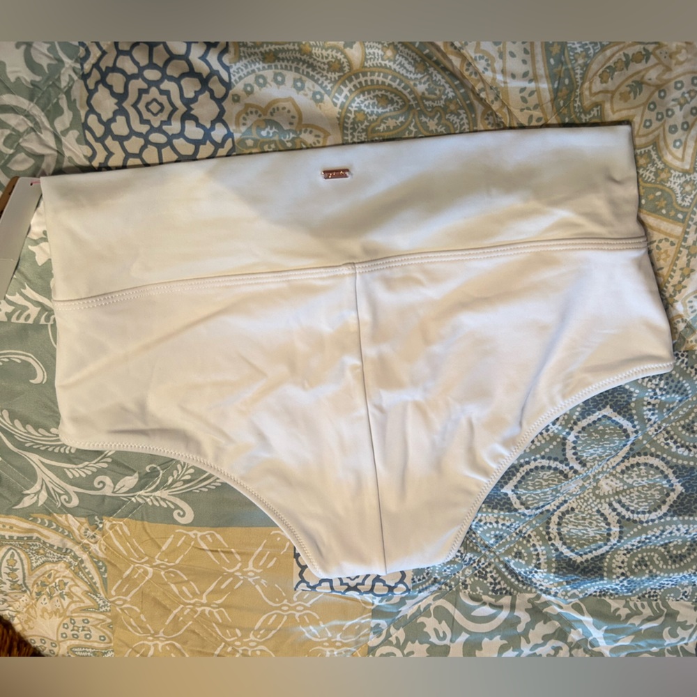 PINK Victoria's Secret White High Waisted Bikini Bathing Suit Bottom NWT - Picture 2 of 7