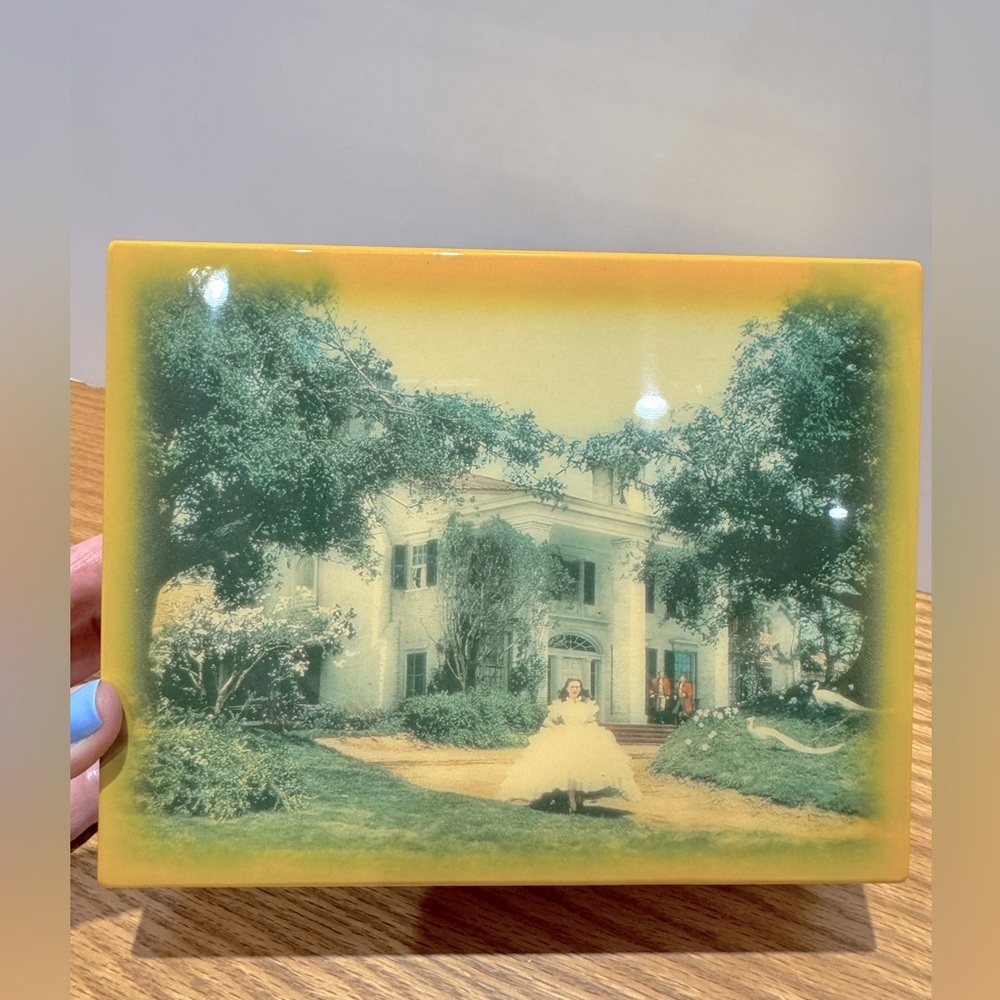 Vintage Heirloom Tradition San Francisco music box Gone with the Wind box