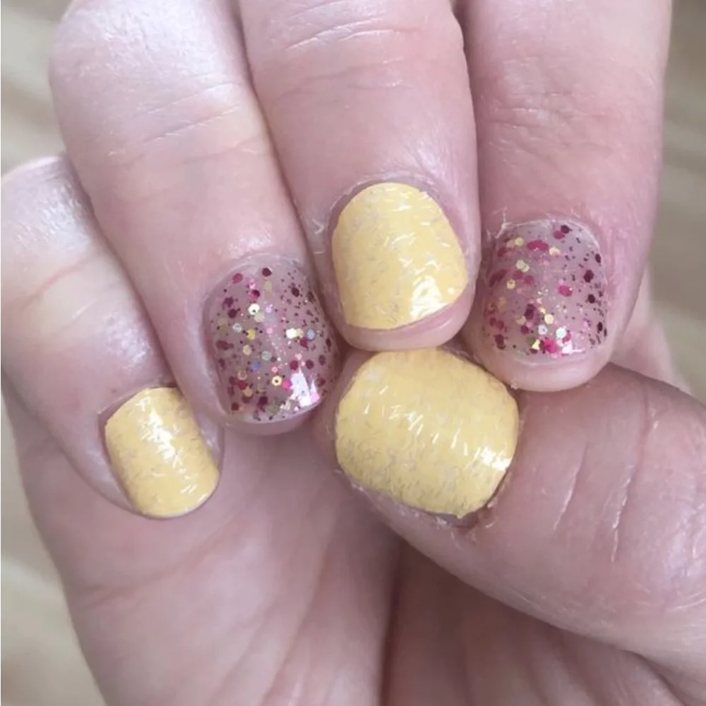*Exclusive* Color Street: Mellow Yellow | Pale Pastel Curved French Tips Spring - Picture 7 of 12
