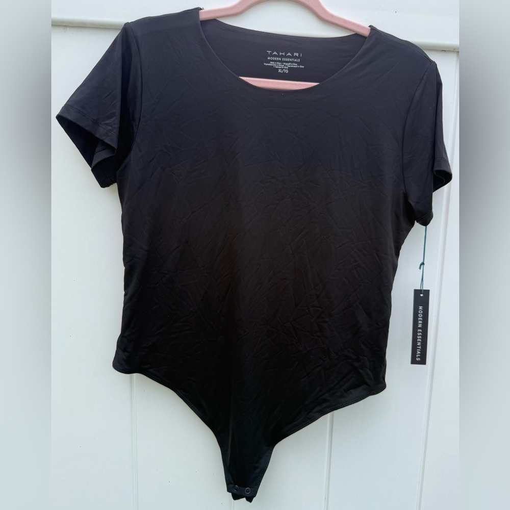 Tahari Modern Essentials Black Short Sleeve Women's Bodysuit.  Size XL.  NWT.