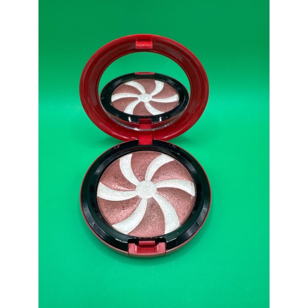 M.A.C Hyper Real Glow Duo Fortune Teller Blizzard Wizard Highlighter 0.28 Oz Com