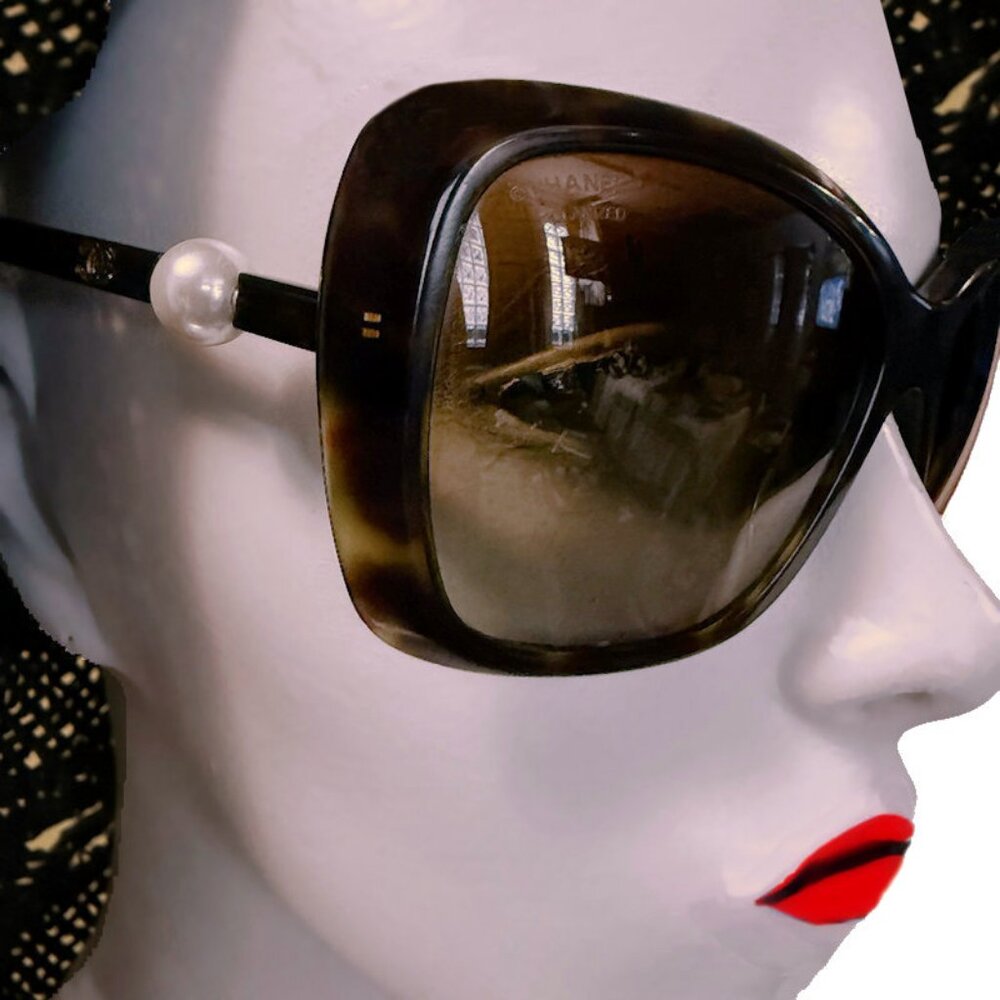 Vintage CHANEL Pearl Accent 5303-H Sunglasses