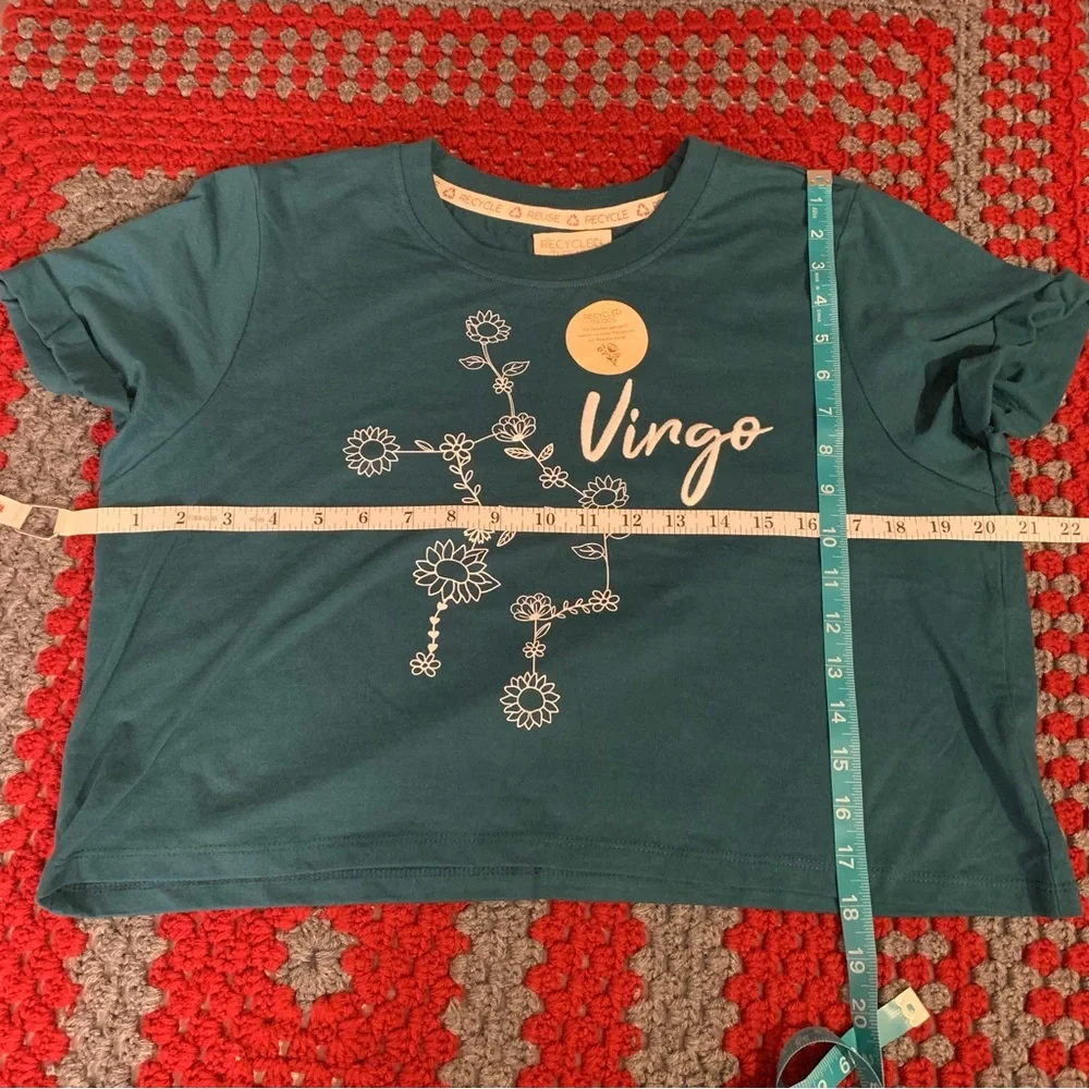 NWOT Recycled Threads Teal Virgo Floral Cropped Tee Size L - Picture 5 of 5