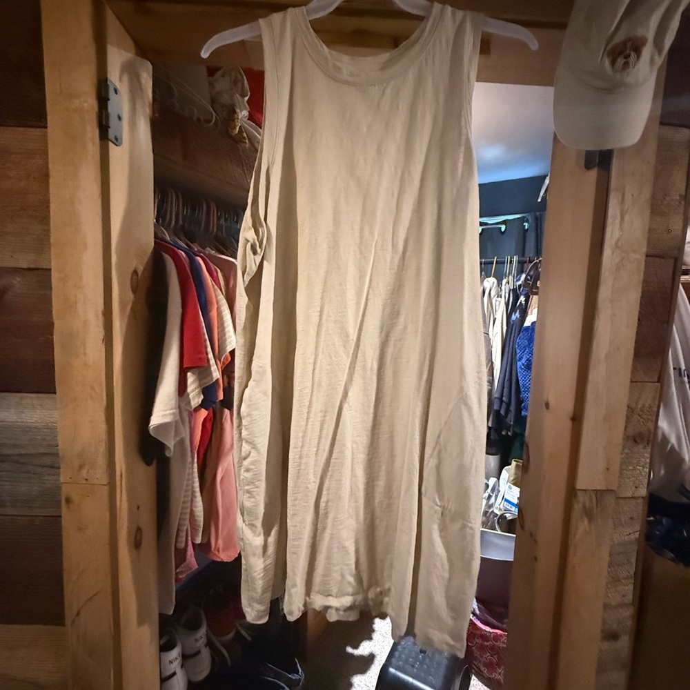 Old Navy Cream T-Shirt