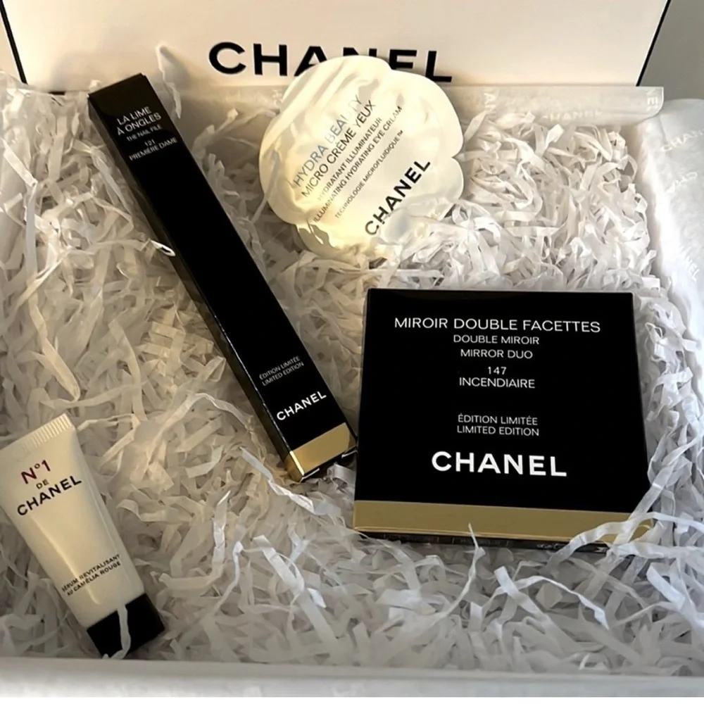 CHANEL ✨Limited Edition Mirror & Nail File Set - Picture 3 of 4