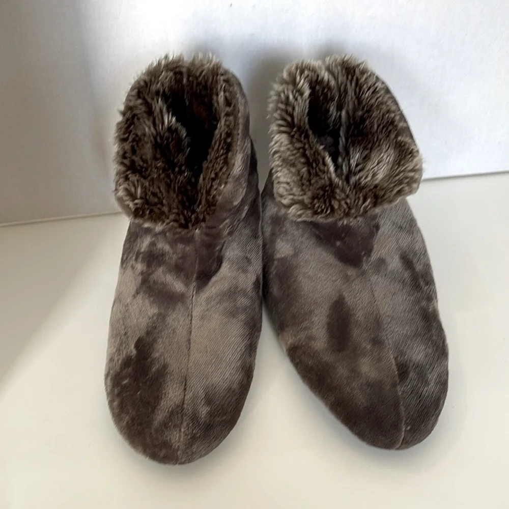 Cozy Faux Fur Lined Slippers Size Large 8/9 Ankle Bootie Slip On - Picture 3 of 8