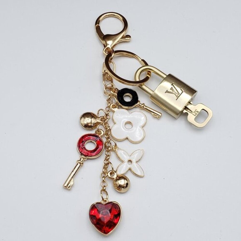 Authentic Louis Vuitton Gold Lock & Key 🔑 Bag Charm w/ Unbranded Charm - Picture 10 of 12